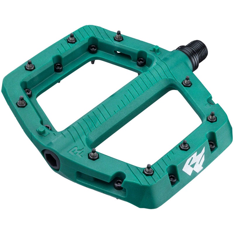RaceFace Chester Pedals – Platform, Composite, 9/16″, Large, Green