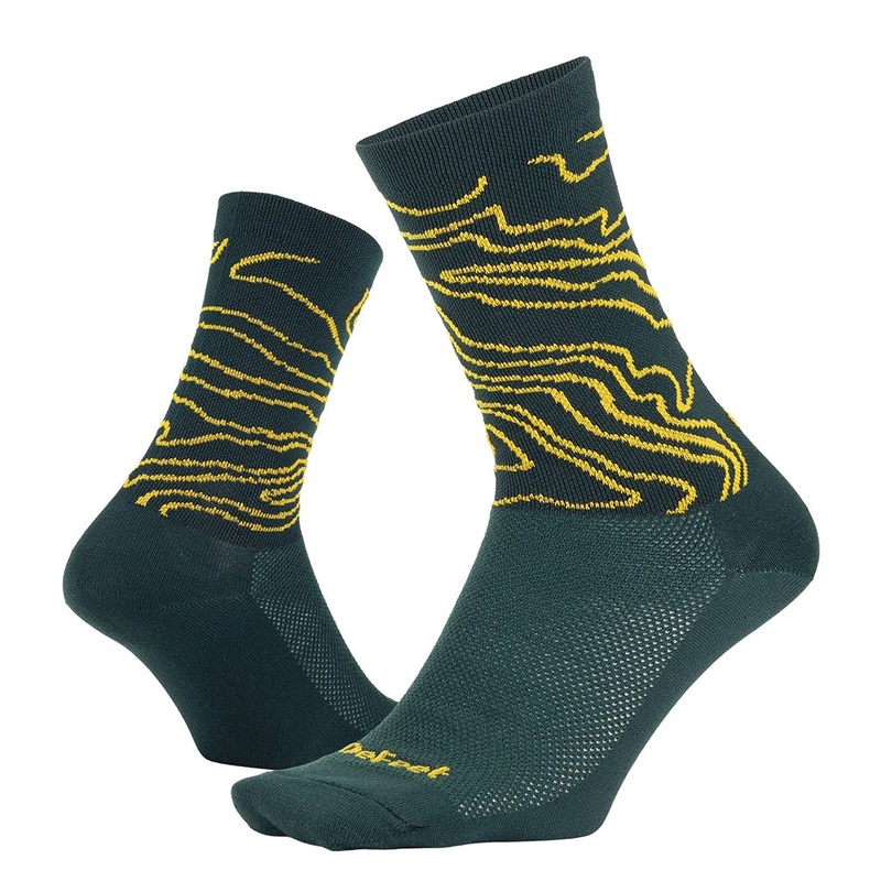 DeFeet Aireator Topo Cycling Socks  Breathable, Lightweight Merino & Recycled Polyester, Mesh Weave, Sport & Everyday Performance, Unisex 9.5-11.5 Green/Gold