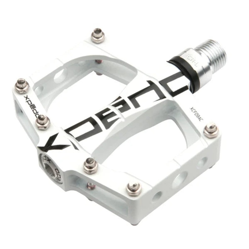 Xpedo TRVS 9 Flat Pedals – White White