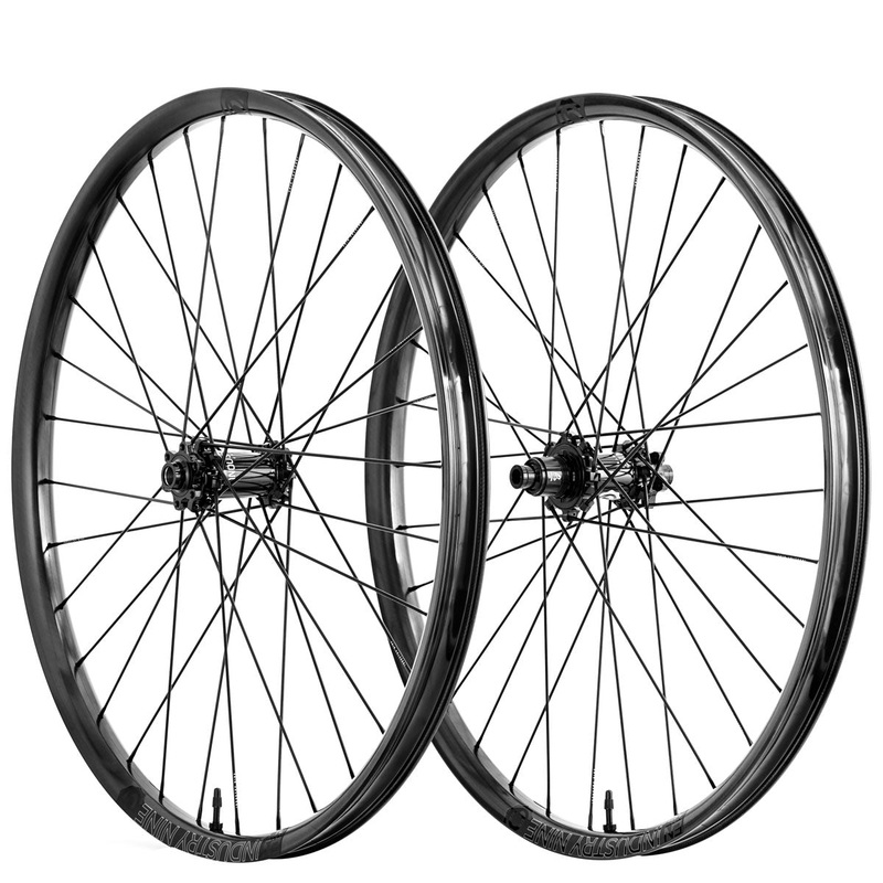 Industry Nine Hydra Enduro 315 Carbon 32h, 29″ 15×110, 12×148 Boost, HG, Black